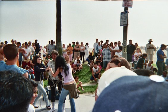 006_4a.jpg An escape artist....This dude was weird!