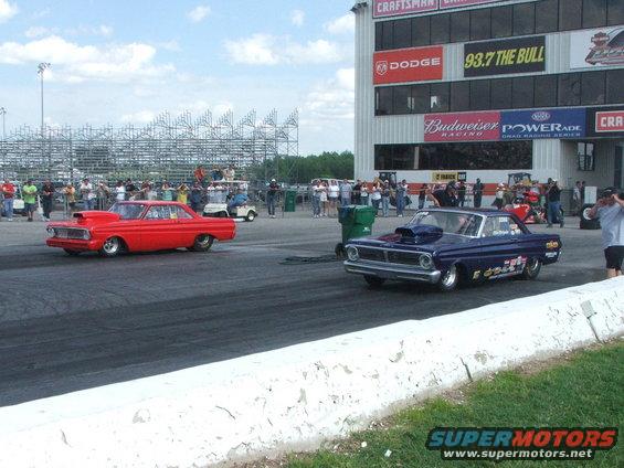Roger's red FE powered Falcon vs. a blue alcohol 385 powered Falcon