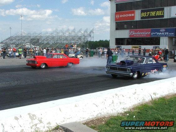 Roger's red FE powered Falcon vs. a blue alcohol 385 powered Falcon