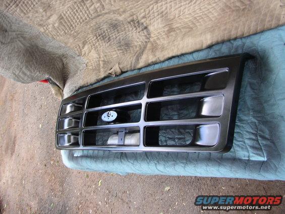 1995 Ford Bronco grille with oval Ford emblem