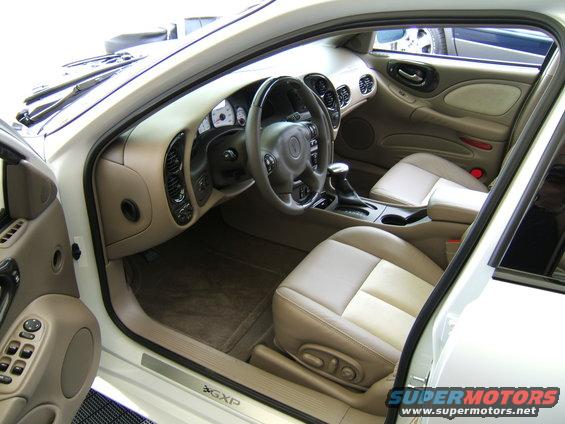 bonneville-gxp-white-interior-1.jpg 