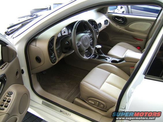 bonneville-gxp-white-interior-2.jpg 