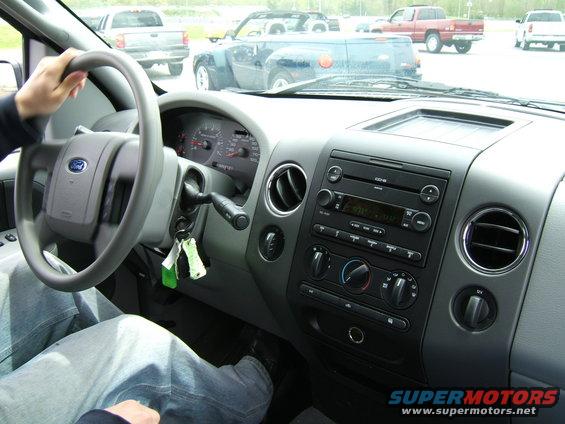 ford-f150-interior.jpg 