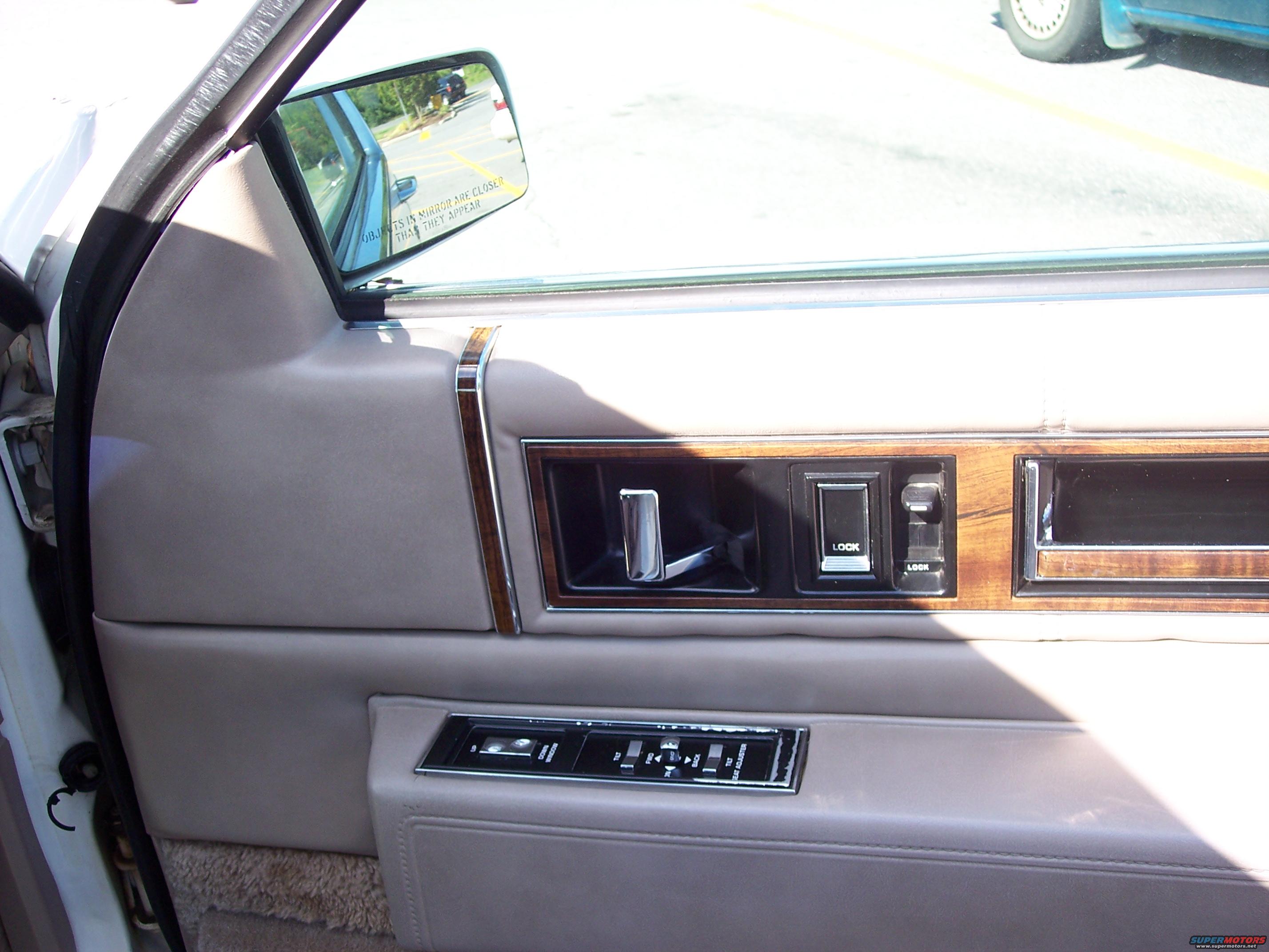 1991 Cadillac DeVille photo