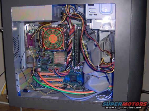 computer.jpg computer without light on