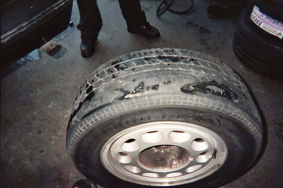 010_8a.jpg The car started to woble...