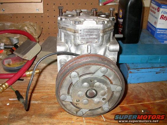 dscn2056.jpg York 210 A/C compressor, donated by a defunct '84 Volvo station wagon.