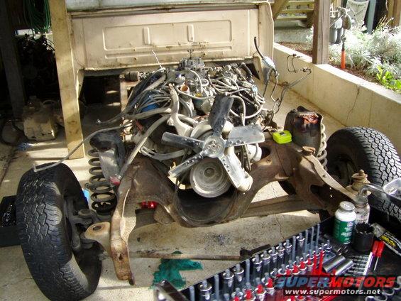 truck-87.jpg motor mounts are in... test mounting the motor...