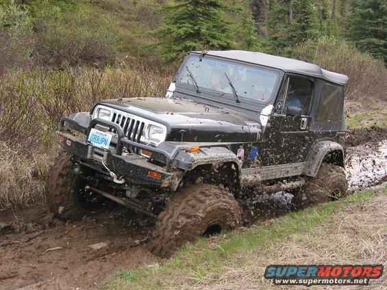 img_2503.jpg Rick trying a mud hole. It's not deep but really gooie, and sticks to your tires really good!