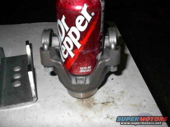 This is a new yoke I got for the 14BFF. It is so that I can run a 1410 Spicer u-joint. This thing is huge. I shouldnt have to worry about snapping one of these bad boys. Also it uses u-bolts instead of bands to hold the caps of the u-joints. It is a lot better and stronger. 