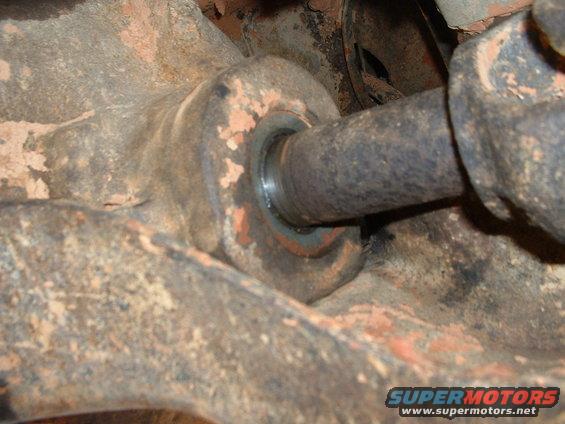 dscf028.jpg Bit of a problem with axle shaft fitment.