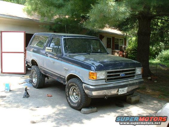 25-rear-complete.jpg ok...the rear's complete. Looks kinda silly with the front not lifted.