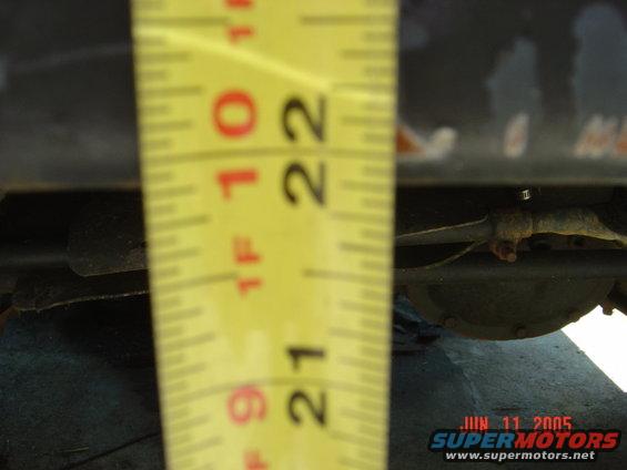 dsc00852.jpg bumper height with no engine, no trans or t'fer case, stock suspension on 33's