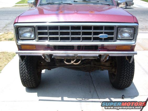 1985 Ford Bronco II front grille and bumper