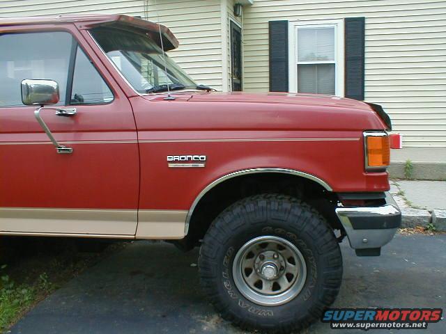 1991 Ford Bronco front fender and door with 'BRONCO' badge