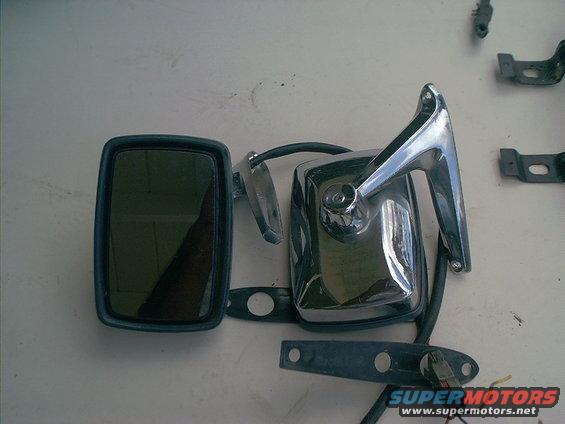 im000368.jpg mirror from 89 Mercury Marquis  electric and they work. 

pending