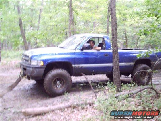 nj_wheelin_005.jpg mopars on the trail