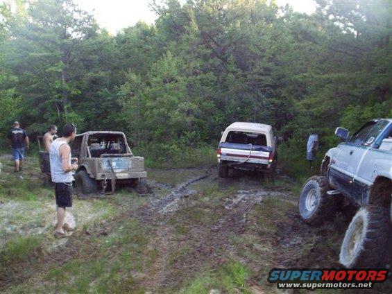 nj_wheelin_019.jpg watchin Xdaily hit a hole