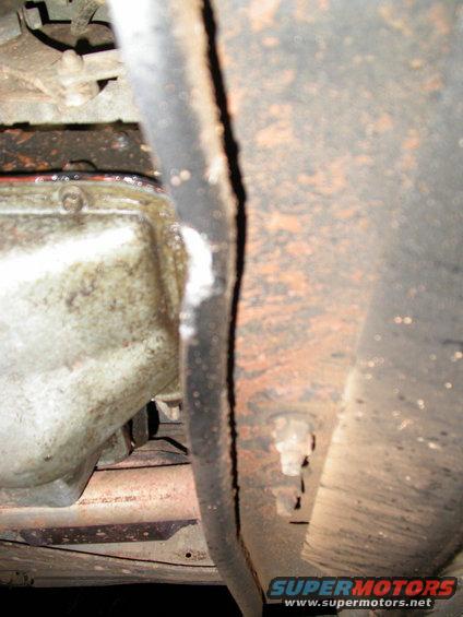 dscn2273.jpg Transmission crossbar took  some hits