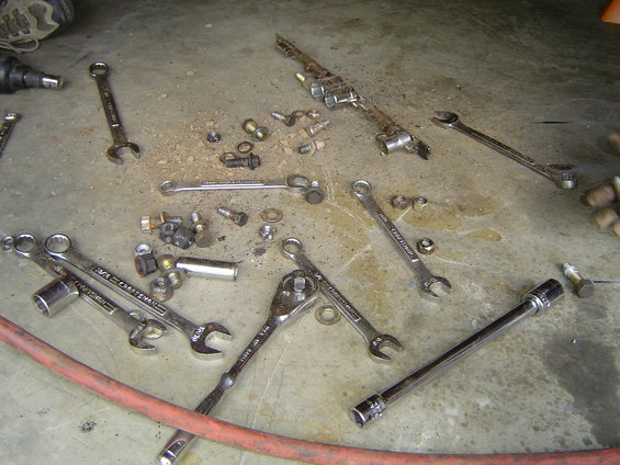 dsc01379.jpg All the tools needed to remove TTB brackets