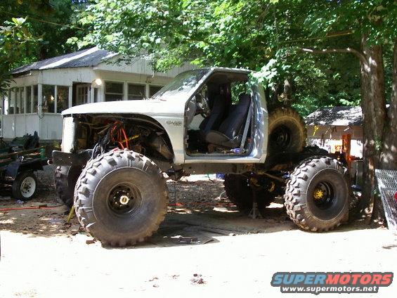 Lifted truck with oversized tires and no front clip
