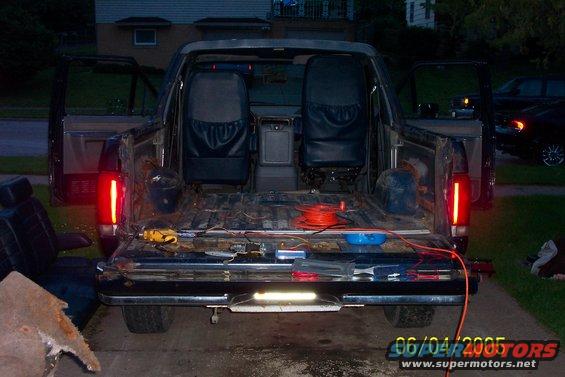 bronco6-6405.jpg Carpet and back seat removed. Plan to spray bedliner in.