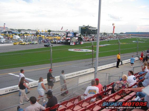 img_0802.jpg Right at the entrance to pit road...pretty decent view, 200 yards before the start finish line.