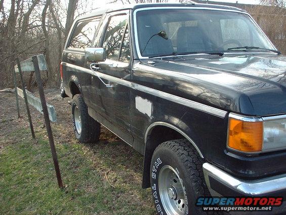 bronco-32805#1.jpg Day I brought it home. No power steering, no window motors. Drivers side door is missing panel and handle, door won't open. 2 cylinders missing. no front brakes.