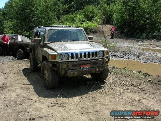 dscn0160.jpg Let the extraction begin (thats an H3 by the way). takes some balls to wheel a 50k vehicle he's had less than a month/