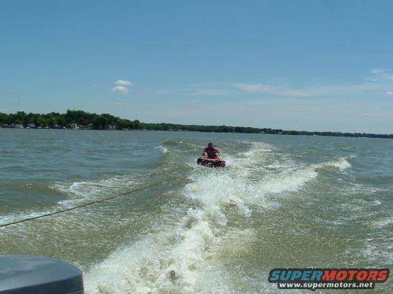 dscf0032.jpg Stay in the middle of the wake .
