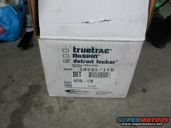 Cardboard box for Detroit Locker differential, model 187SL-17B, with "truetrac", "nospin", and "detroit locker" labels