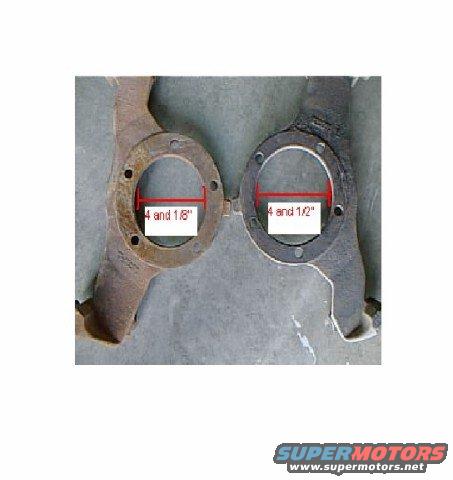 Since I am going to swap discs into the rear using 76-79 F250 front 4x4 brakes (with big dual piston calipers). I had to find the correct bracket for the calipers. This pics shows front caliper brackets from a 1976/1977 ford 4X4 Dana 44 HD front end  that measure 4 and 1/8" (left) and 78/79 brackets that measure 4 and 1/2" (right).
The only ones that will work are the earlier ones with a 4 and 1/8" radius otherwise the center hole is too big for the conversion.