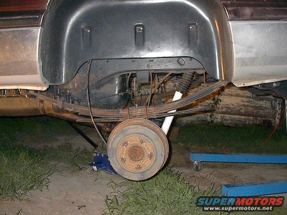 Rear leaf springs and drum brake assembly on a pickup truck