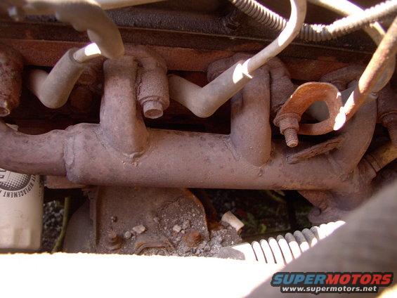 img_0098.jpg This is supposedly the "good" header type 1990 manifolds on this Lincoln. Figure the aftermarket can improve on this no fear.