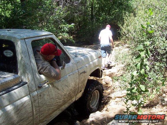 100_0933.jpg Past the squeeze, getting ready to go up the fall