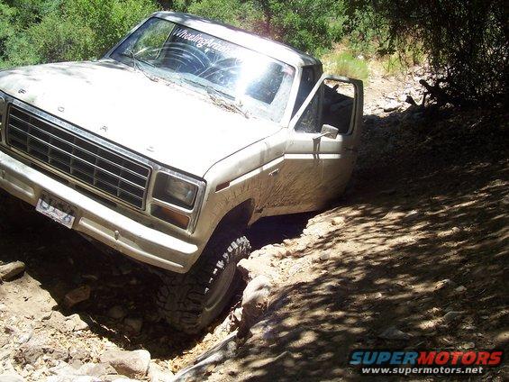 100_0944.jpg Not much room to get out