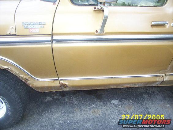 Driver Side door, badly rusted