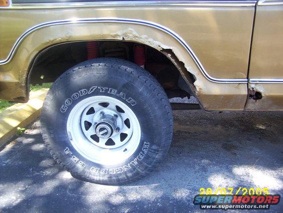 picture-022.jpg Shows header, and Quad shocks