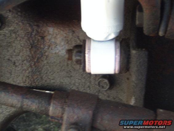 drivers-new-bott-mount.jpg New drivers shock mounted on the bottom.