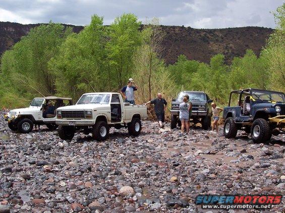 100_1023.jpg Jeep is open, my ford has mini spool in the rear/Aussie locker up front, Suburban has detroit rear, lockrite up front, and the long jeep has a spool in back and open up front for now.