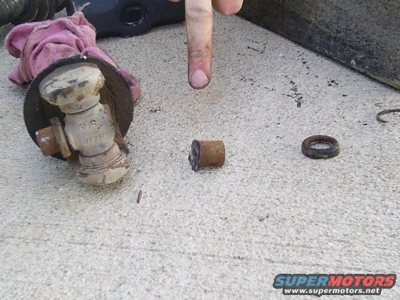 picture-joe-045.jpg Broken u-joint