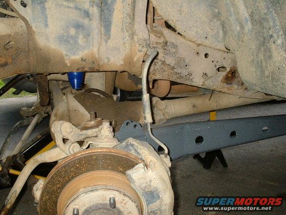 36-radius-arm-in.jpg Driver's side radius arm installed