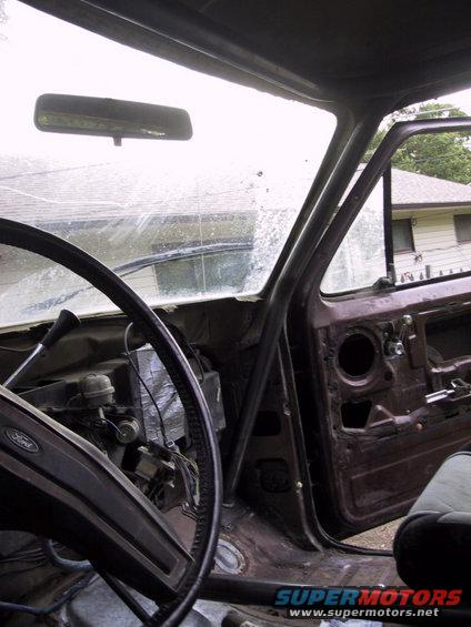 img_0215.jpg pass-side leg from drivers door