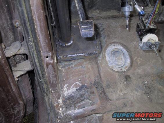 img_0219.jpg drivers-side leg-to-floor