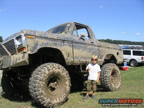 aug-6-2005-essex-jct-truck-show-021.jpg apparently the only rig that made it through the mud bog ... of course we arrives just as it was ending ... AAAARRGGH!
