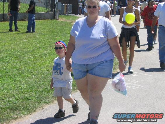 aug-6-2005-essex-jct-truck-show-040.jpg hahaha .. here's a fullsize for ya!