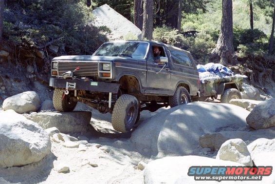 bronco-and-trailer-at-the-top-of-big-sluce-200.jpg 