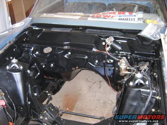 engine-comp-a.jpg Look at the attention to detail here. How could so much time, effort and money, go into something that looks so half-ass? Oh, well, I've seen worse. The 460 should spruce it up a little.