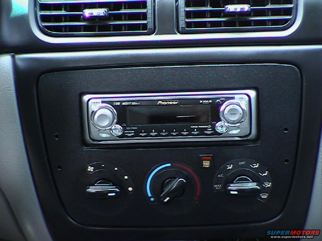 2000 Ford Taurus photo