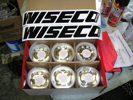 weisco-pistons-1.jpg 
